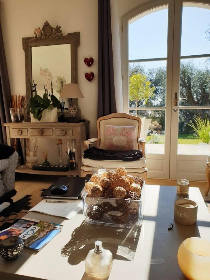La Bastide Aux Oliviers Hotell Tourrettes-sur-Loup Exteriör bild