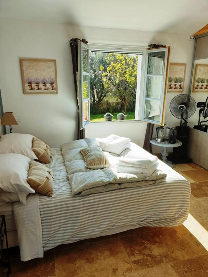 La Bastide Aux Oliviers Hotell Tourrettes-sur-Loup Exteriör bild