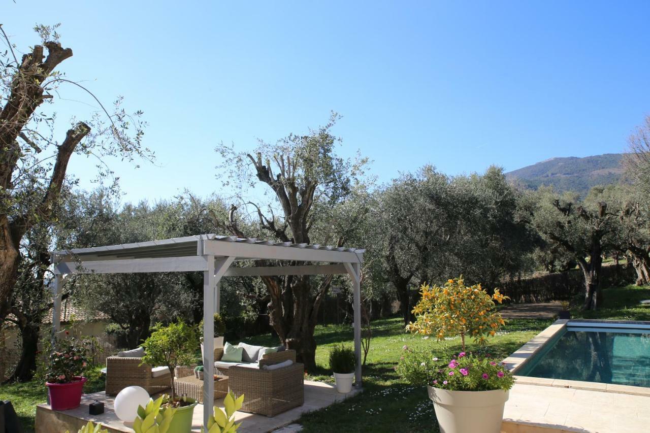 La Bastide Aux Oliviers Hotell Tourrettes-sur-Loup Exteriör bild