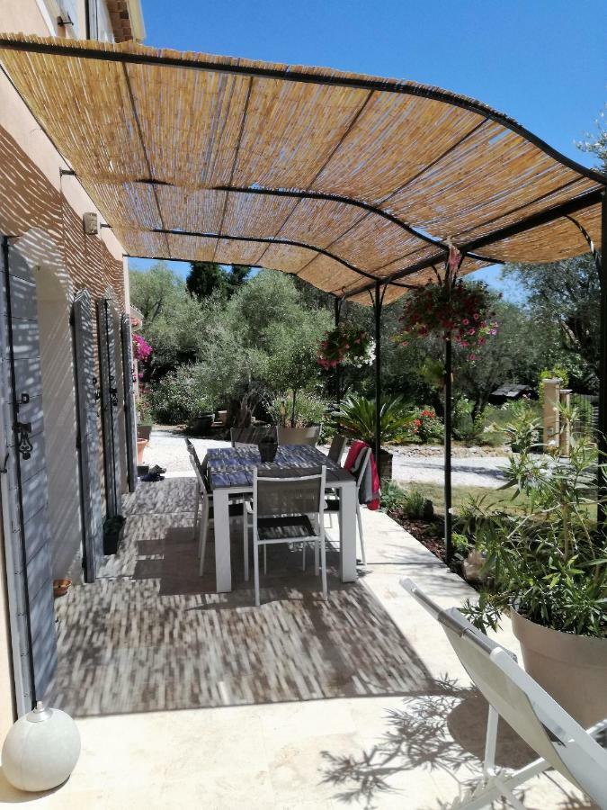 La Bastide Aux Oliviers Hotell Tourrettes-sur-Loup Exteriör bild