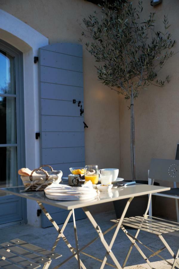 La Bastide Aux Oliviers Hotell Tourrettes-sur-Loup Exteriör bild